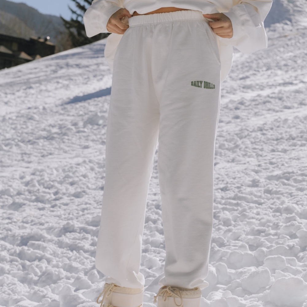 M/L daily drills sport sweats!